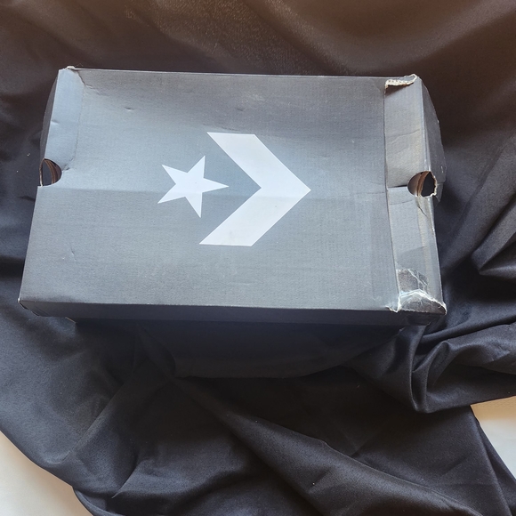 Converse White High-Top Sneakers New In Box - Picture 3 of 4